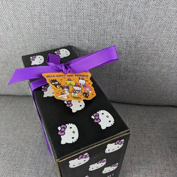 Hello Kitty Pumpkin and Skull Salt and Pepper Shaker Set - Picture 5 of 7